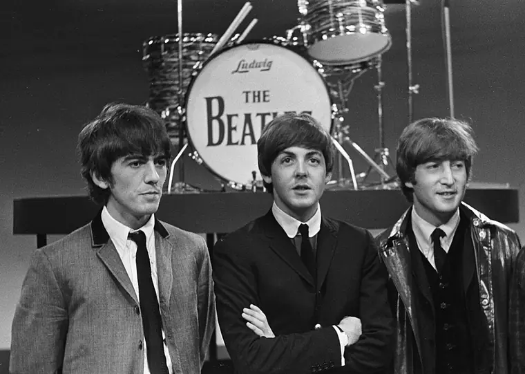 En concert, juin 1964. Derrière la batterie : Jimmy Nicol, qui remplaça Ringo pendant treize jours.